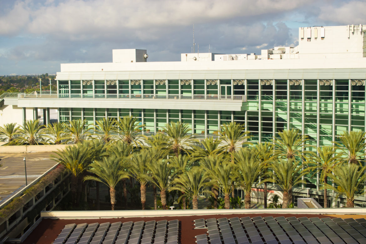 A picture of the anaheim convention center
